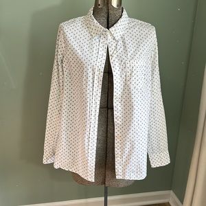 Gap, boyfriend fit, button down women’s shirt